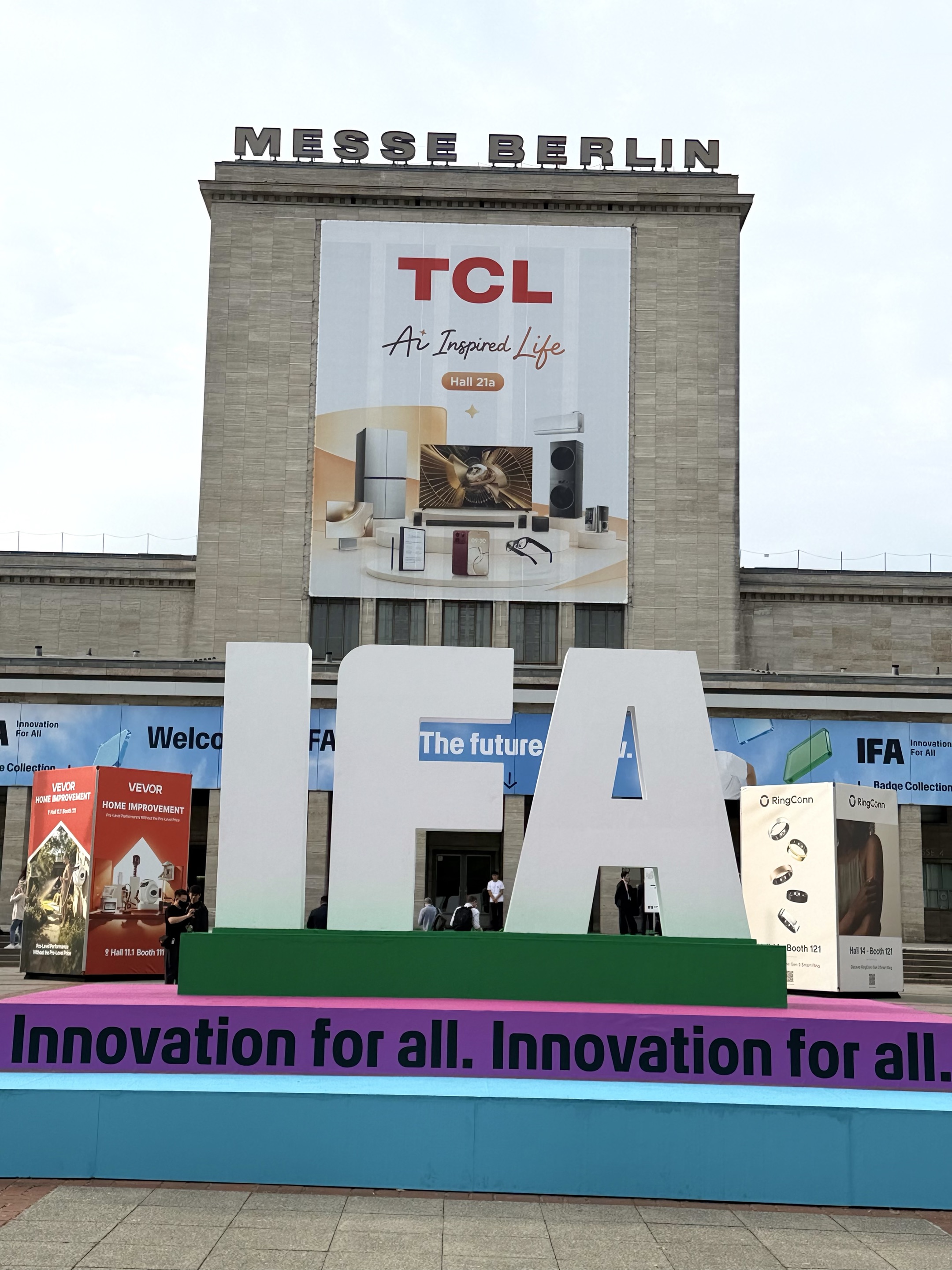 π VALDUS Full Smartwatch Lineup & New Wearable Innovations On Display-Shenzhen Shengye Technology Co.,Ltd